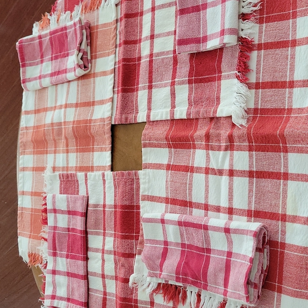 Vintage Red Retro Place Mats/Napkins Set of 4